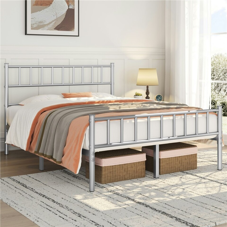 image 1 of Yaheetech 4ft6 Double Metal Bed Frame with Slatted Headboard Silver