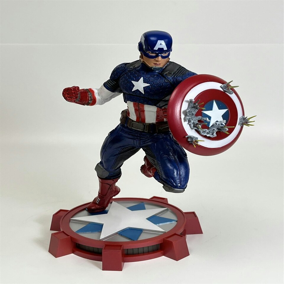 image 1 of Captain America 9 Inch Gallery Diorama Diamond Select AUG172640