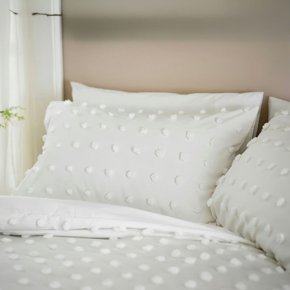 image 1 of Luxury Bobbled Fluffy Dots Tufted Microfibre Duvet Cover Set White | White | Super King