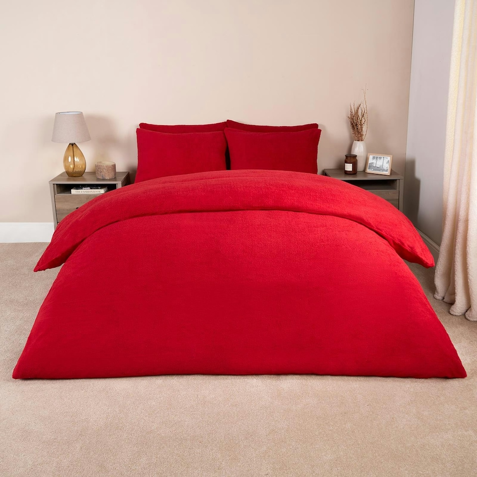image 1 of OHS Soft Teddy Fleece Duvet Cover and Pillowcase Set, King - Red