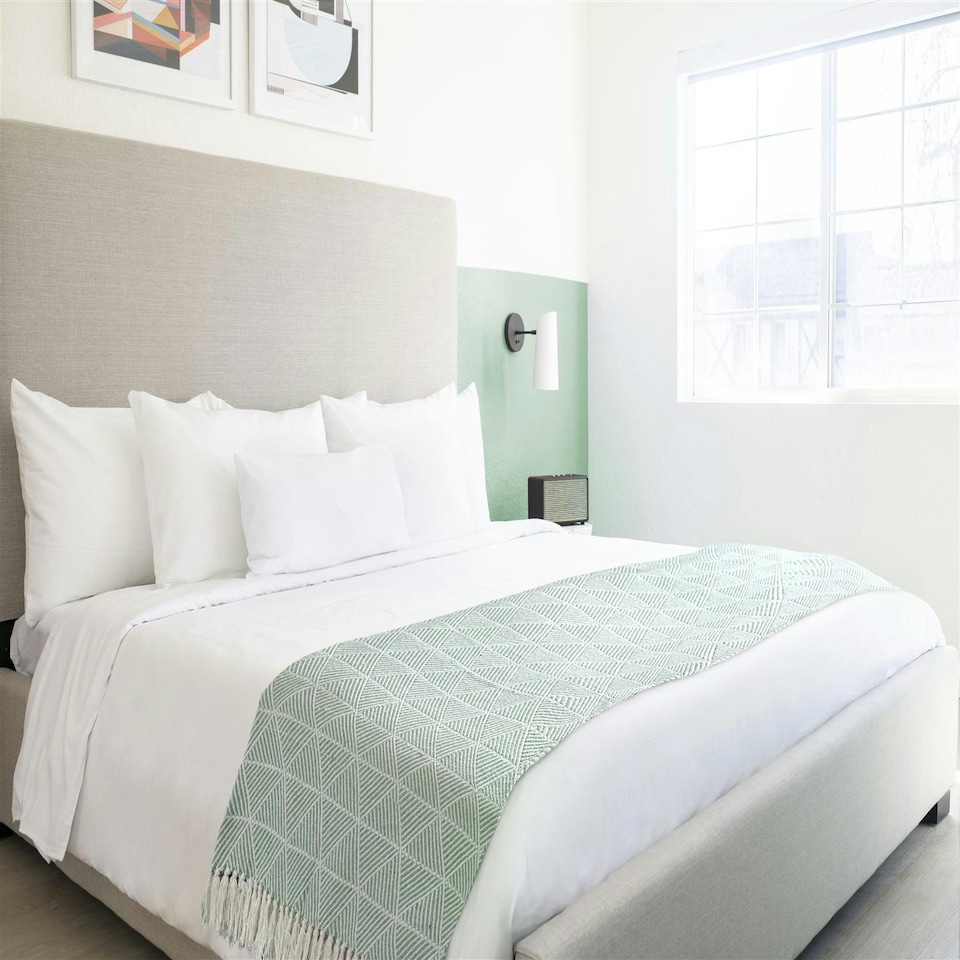 image 1 of Zahra Pistachio Blanket/Throw Green | 130x150cm