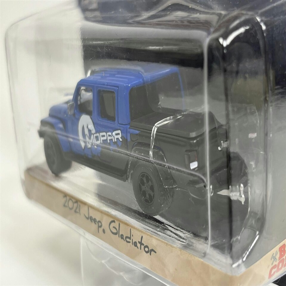 image 1 of 2021 Jeep Gladiator Blue Collar 1:64 Scale Greenlight 35220F