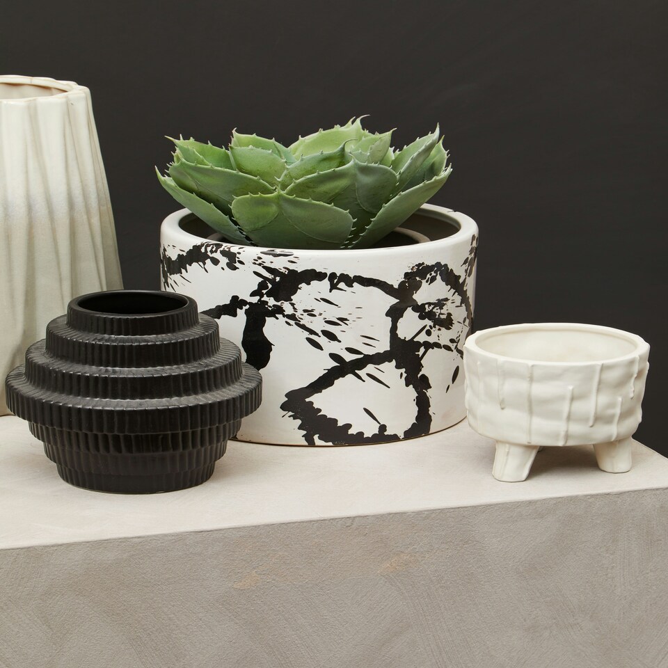 image 1 of Interiors by Premier Versatile White Small Planter, Lightweight Large Garden Flower Pot, Stylish Design Planter For Plants White