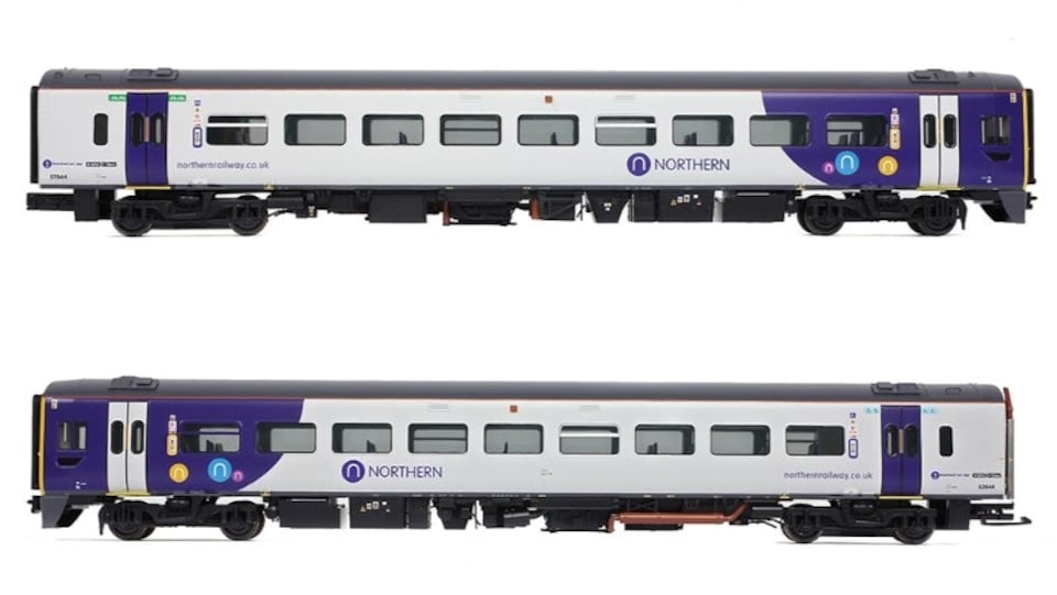 Bachmann Class 158 844 2 Car DMU Northern