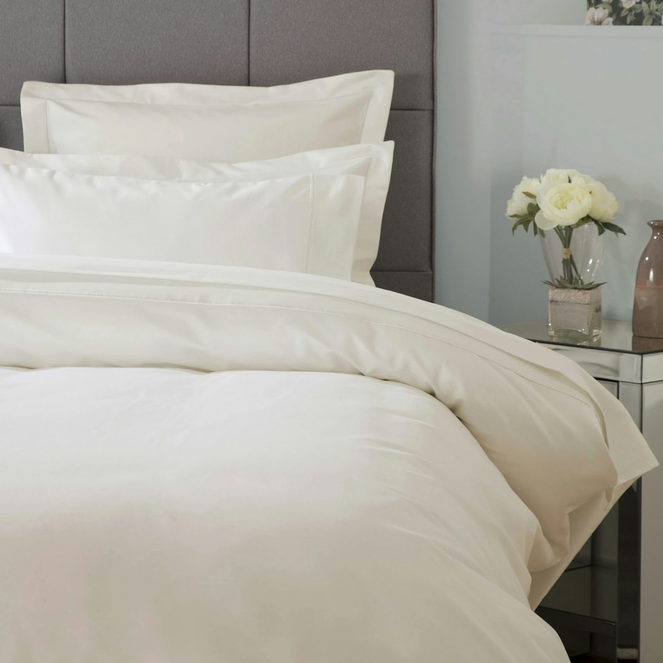 Belledorm Ultralux 1000 Thread Count Duvet Cover - Ivory - Double