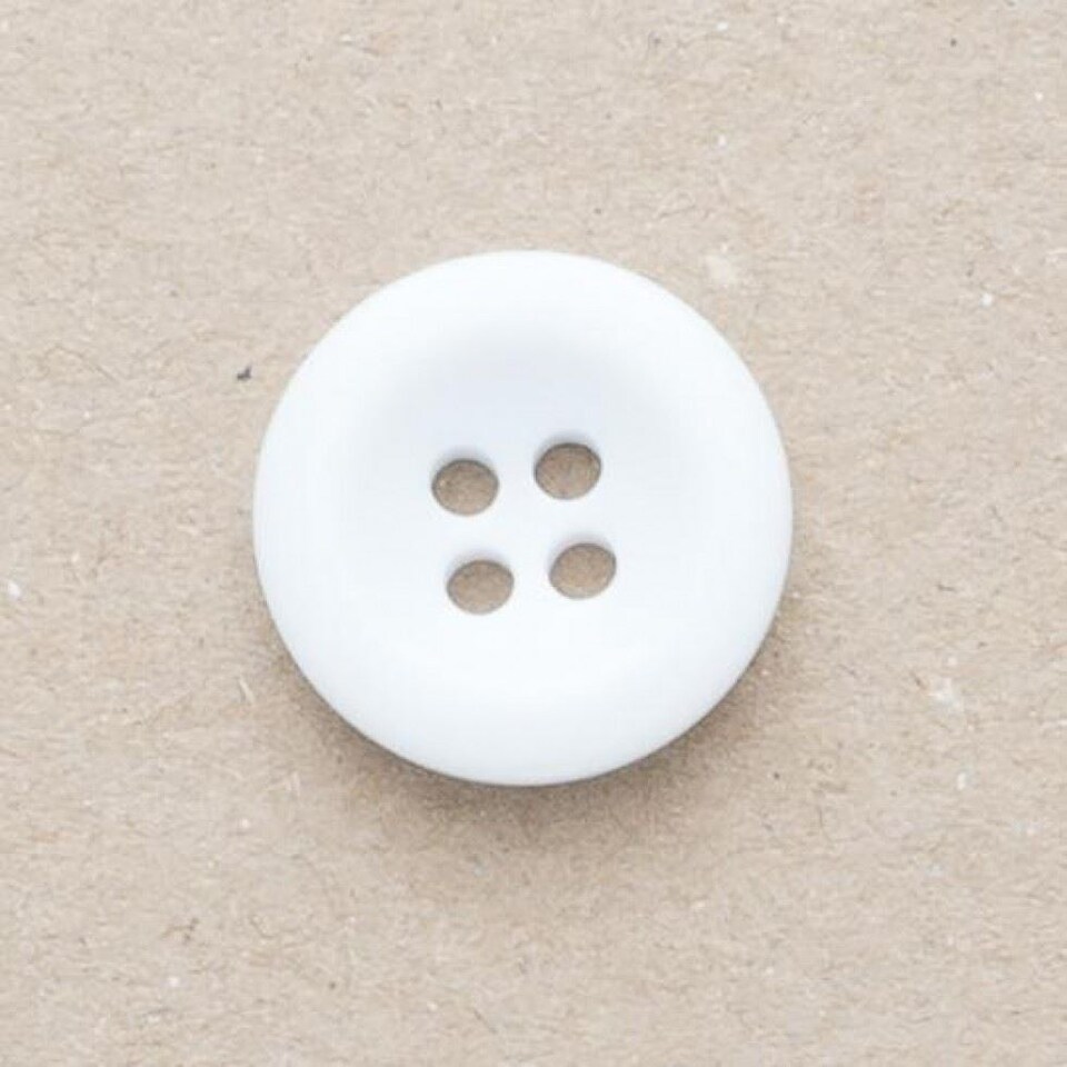 Minerva White Round Plastic Trouser Buttons for Dressmaking - 18mm - per value pack of 100
