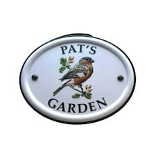 Decorative Bird Garden Sign - Pat