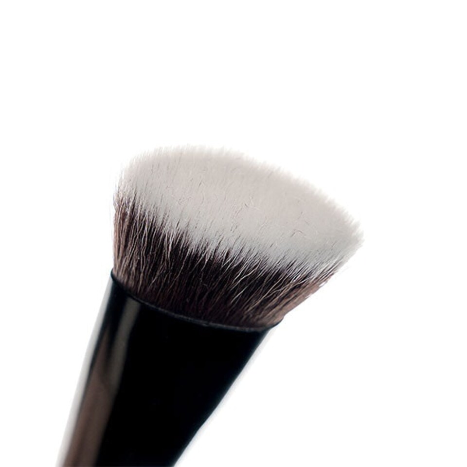 image 1 of Brushworks No. 11 Flat Top Contour Brush