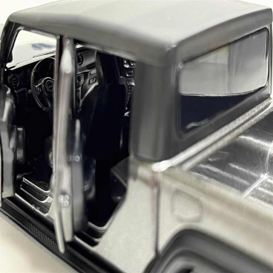 image 1 of Jeep Gladiator Dark Grey LHD 1:32 Scale Light & Sound Tayumo 32170025