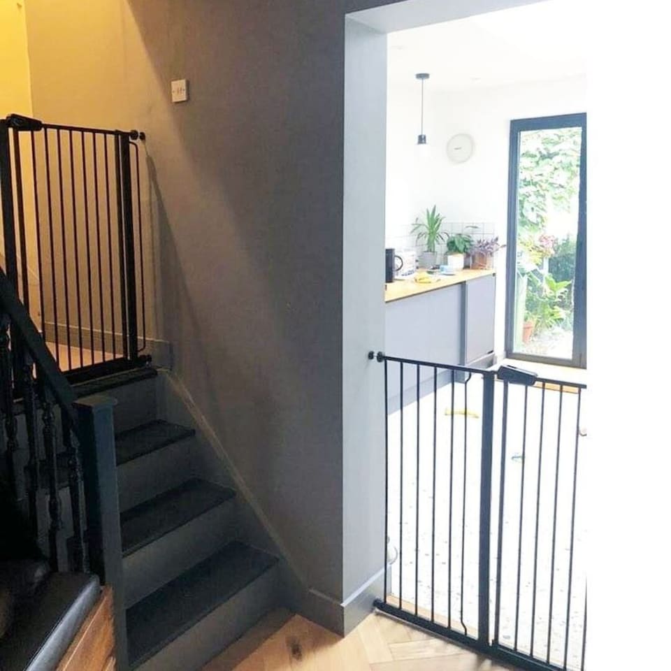 image 1 of Safetots Extra Tall Narrow Metal Safety Gate Pressure Fit, 68.5cm - 75cm, Matt Black, 104cm in Height, Extra Tall Baby Gate | Black | 1