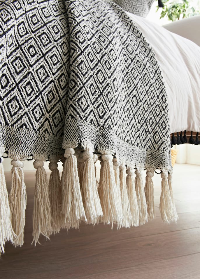 image 1 of Cosmo Living Throw - Diamond Mono - 150 X 200 Cm