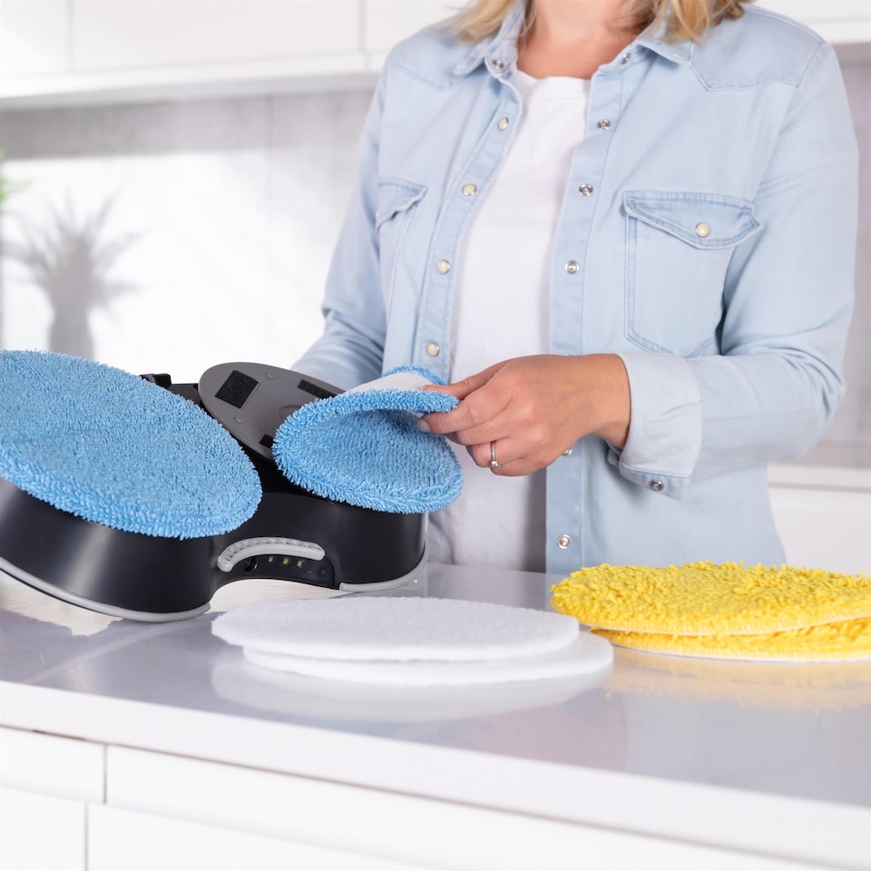 image 1 of Ewbank FP90 Lightweight Cordless Polisher & Cleaner, Red