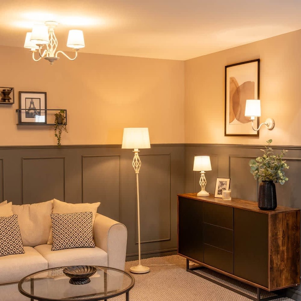 image 1 of ValueLights Memphis Cream 3 Way Chandelier | Cream