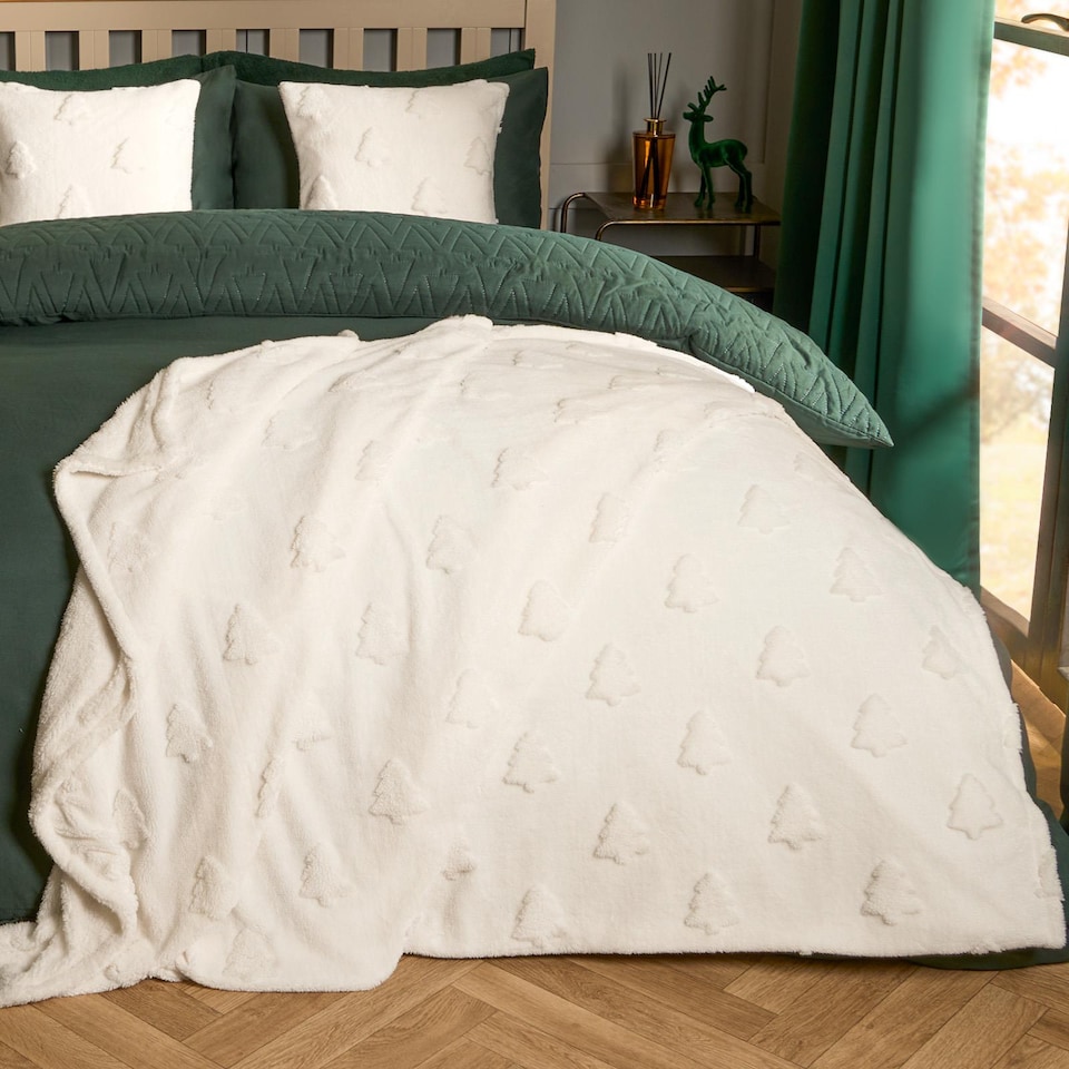 image 1 of OHS Christmas Tree Throw Over Bed Teddy Fleece Blanket | White