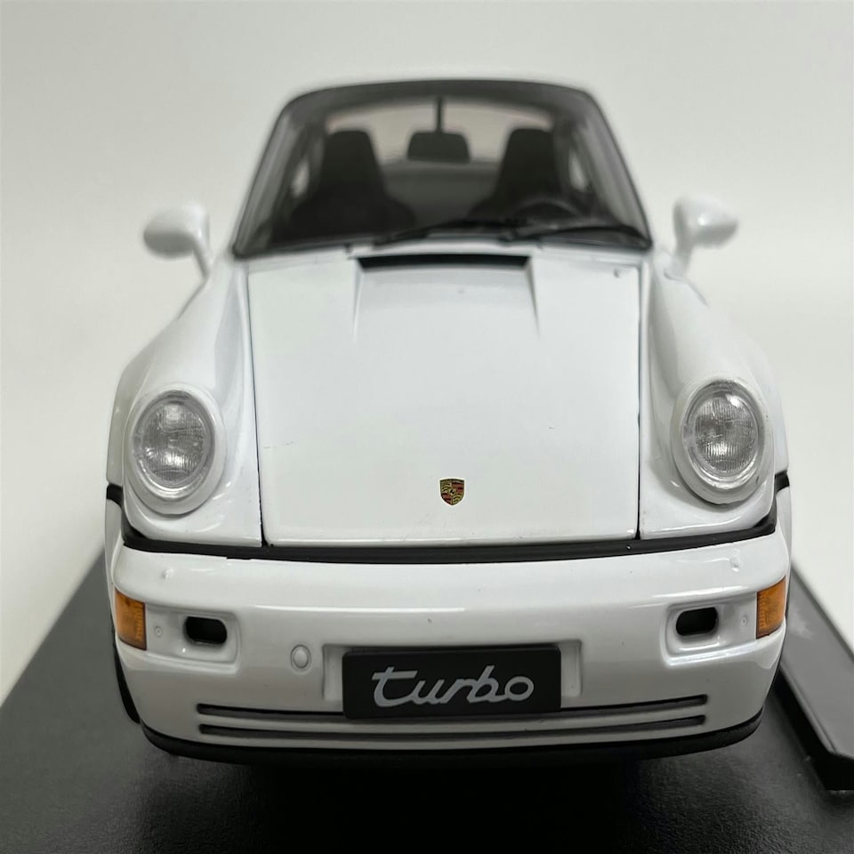 image 1 of 2009 Porsche 964 Turbo White 1:18 Scale Welly 18026w