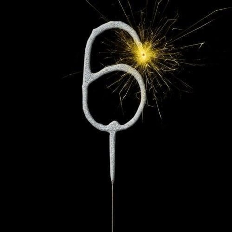 Silver Number 6 Non Hand Held Sparkler 17cm