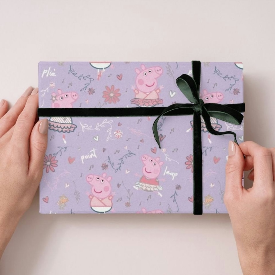 image 1 of Peppa Pig 4m Roll Wrapping Paper