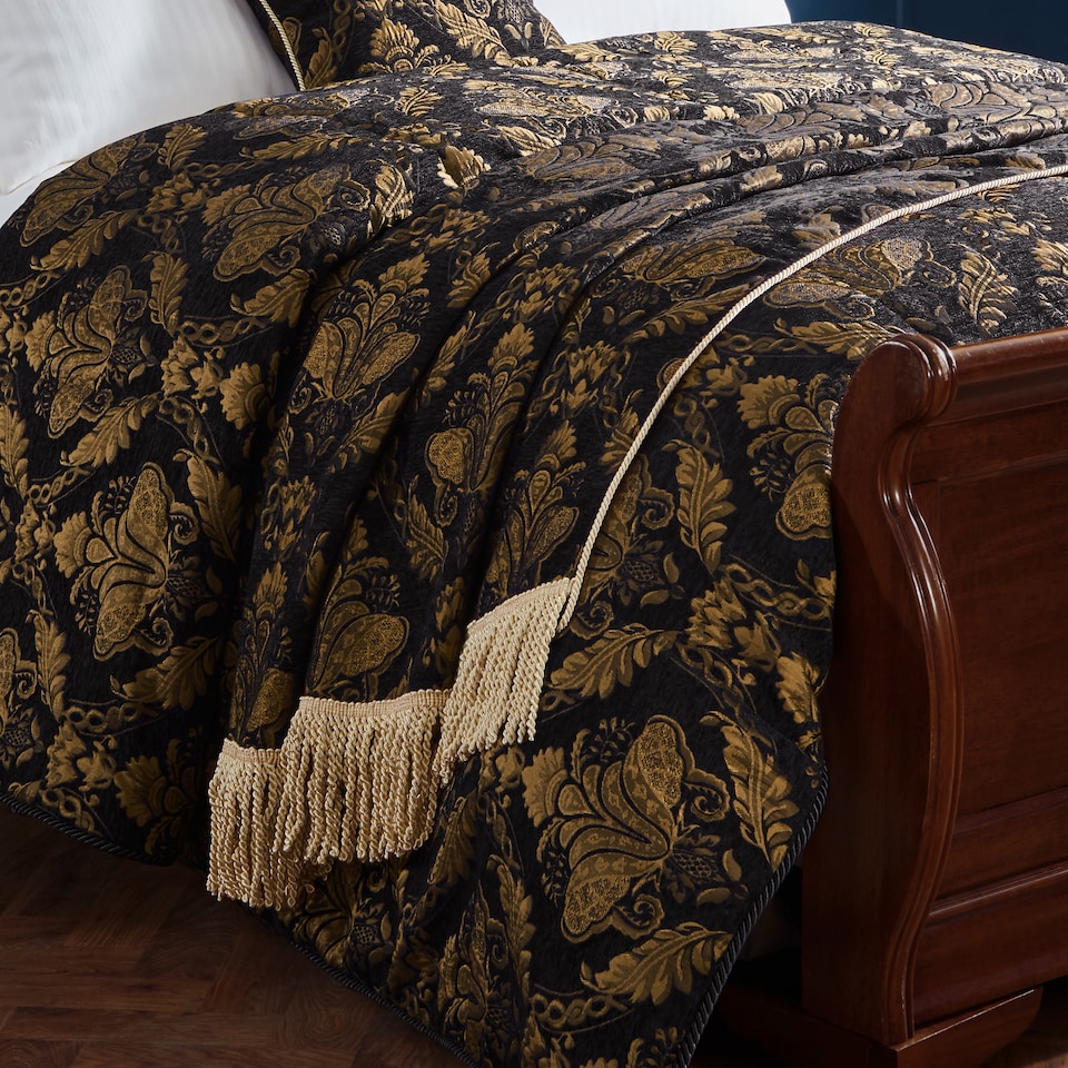image 1 of Paoletti Shiraz Traditional Jacquard Throw