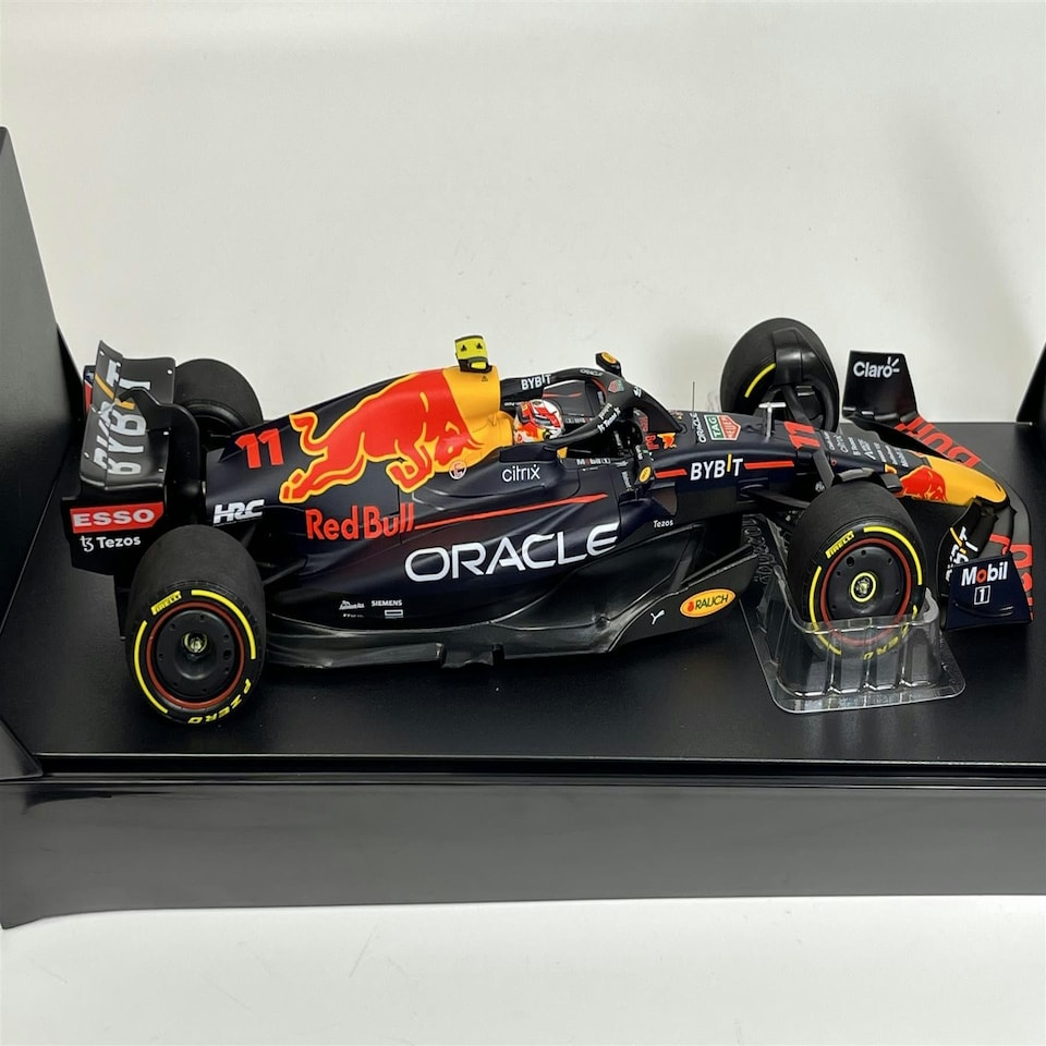 image 1 of Sergio Perez Red Bull Racing RB18 Saudi Arabian GP 2022 1:18 Minichamps 110220011