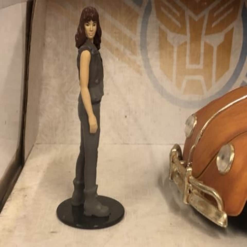 image 1 of Transformers Bumblebee VW Beetle with Charlie Figure 1:24 Scale Jada 30114