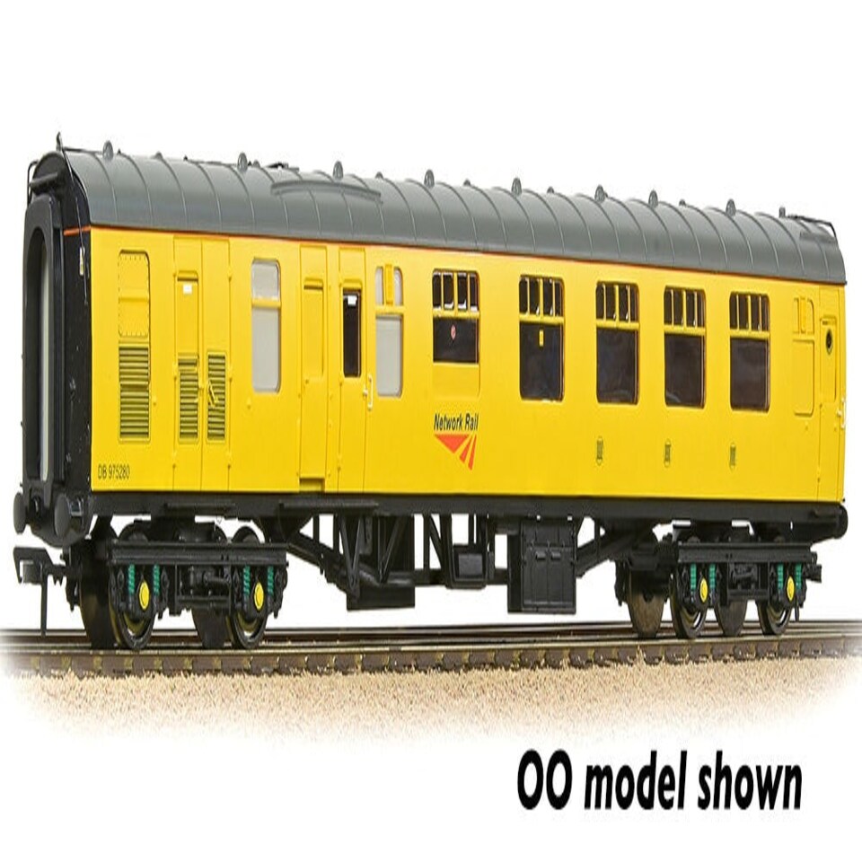 Graham Farish Mk1 BCK Network Rail Yellow DB975280