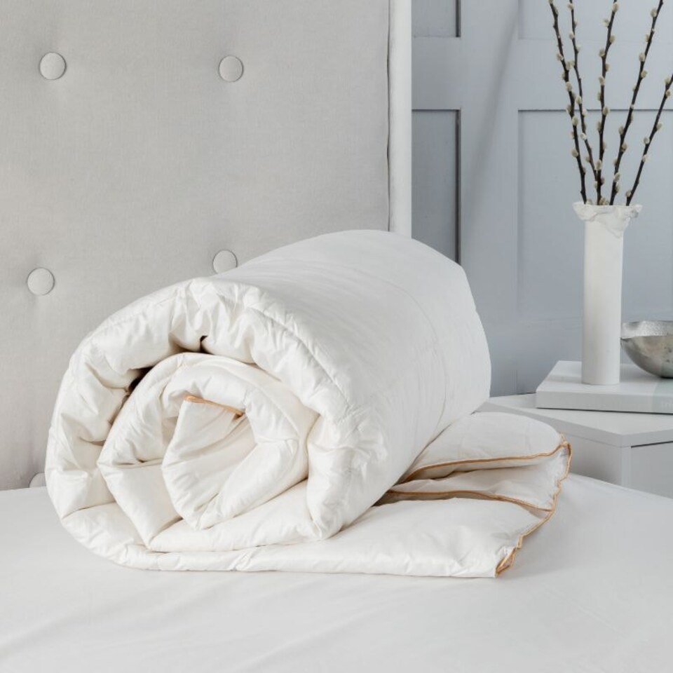 image 1 of Luxury 13.5 Tog Goose Feather And Down Duvet 100% Cotton Cover Single White