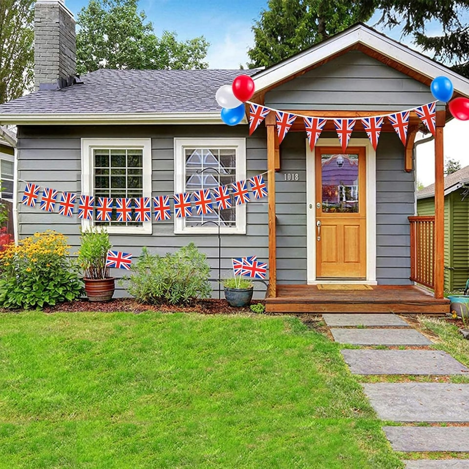image 1 of 7m Union Jack Flag Party Bunting Triangle Pennants