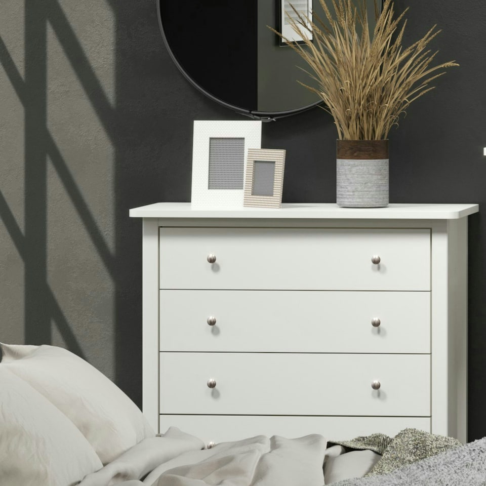 image 1 of Como 4 Drawer Chest of Drawers - Shaker Style Bedroom Storage Cabinet with Compact Design | White | White | 1