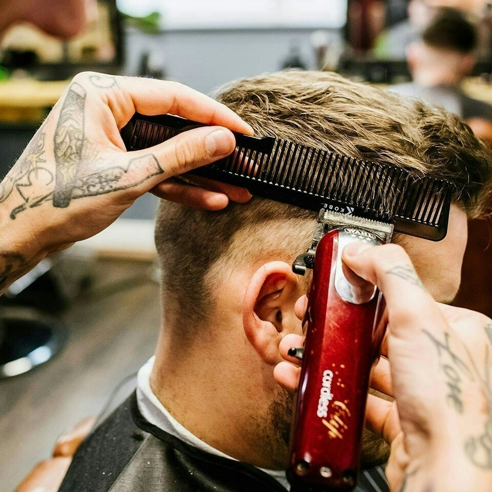 image 1 of Kobe Carbon Flat Top Clipper Comb