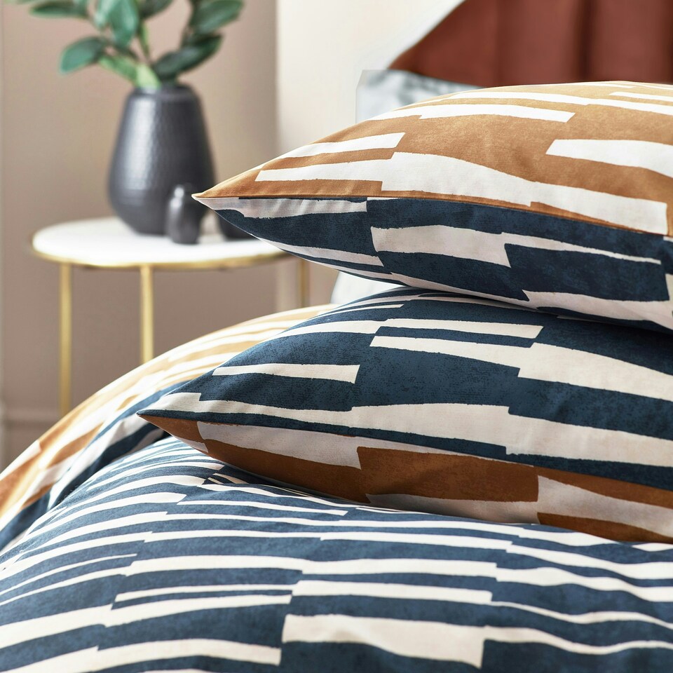 image 1 of Hoem Piper Abstract Cotton Rich Reversible Super King Duvet Cover Set