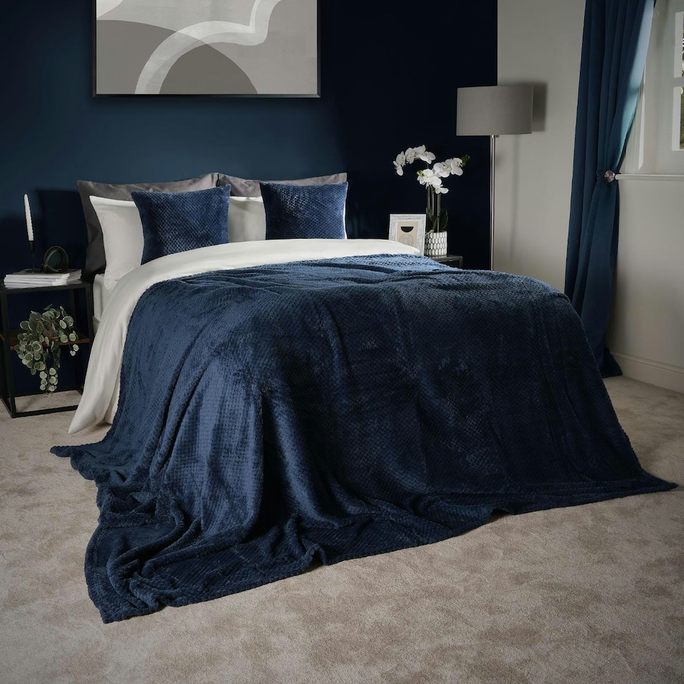 image 1 of OHS Luxury Waffle Honeycomb Warm Blanket, 150x200cm - Navy Blue