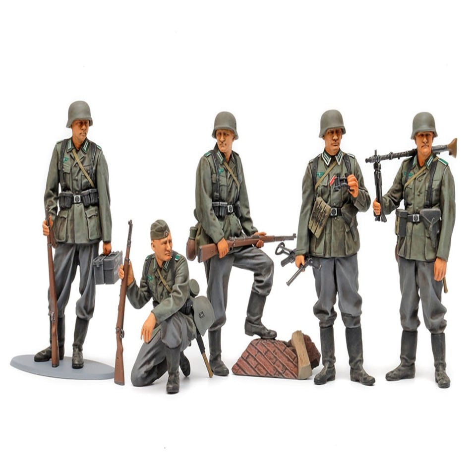 Tamiya German WWII Mid War Infantry Set (1:35 Scale)