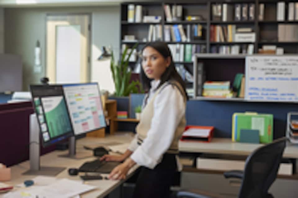 image 1 of HP Series 7 Pro 24 inch WUXGA USB-C Monitor - 724pu, 61 cm (24"), 1920 x 1200 pixels, WUXGA, LCD, 5 ms, Black, Silver | Black | Black, Silver | 51.8 cm