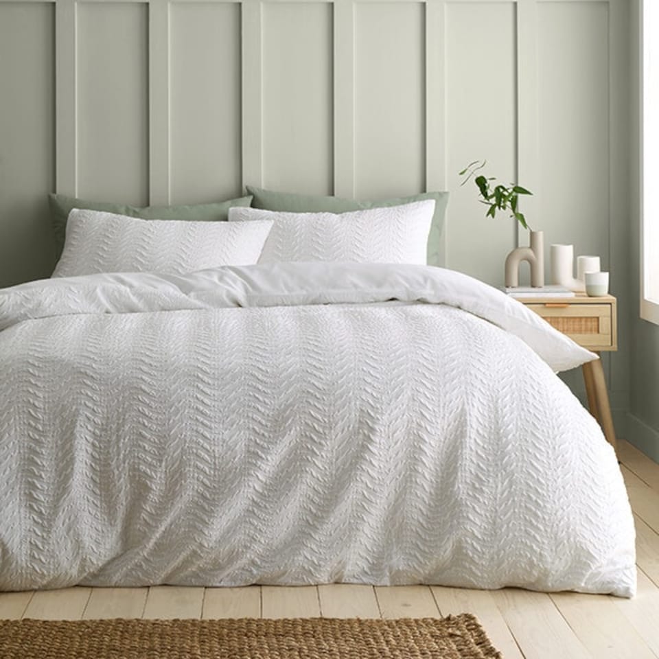 image 1 of Catherine Lansfield Heatset Wave Double Duvet Set White
