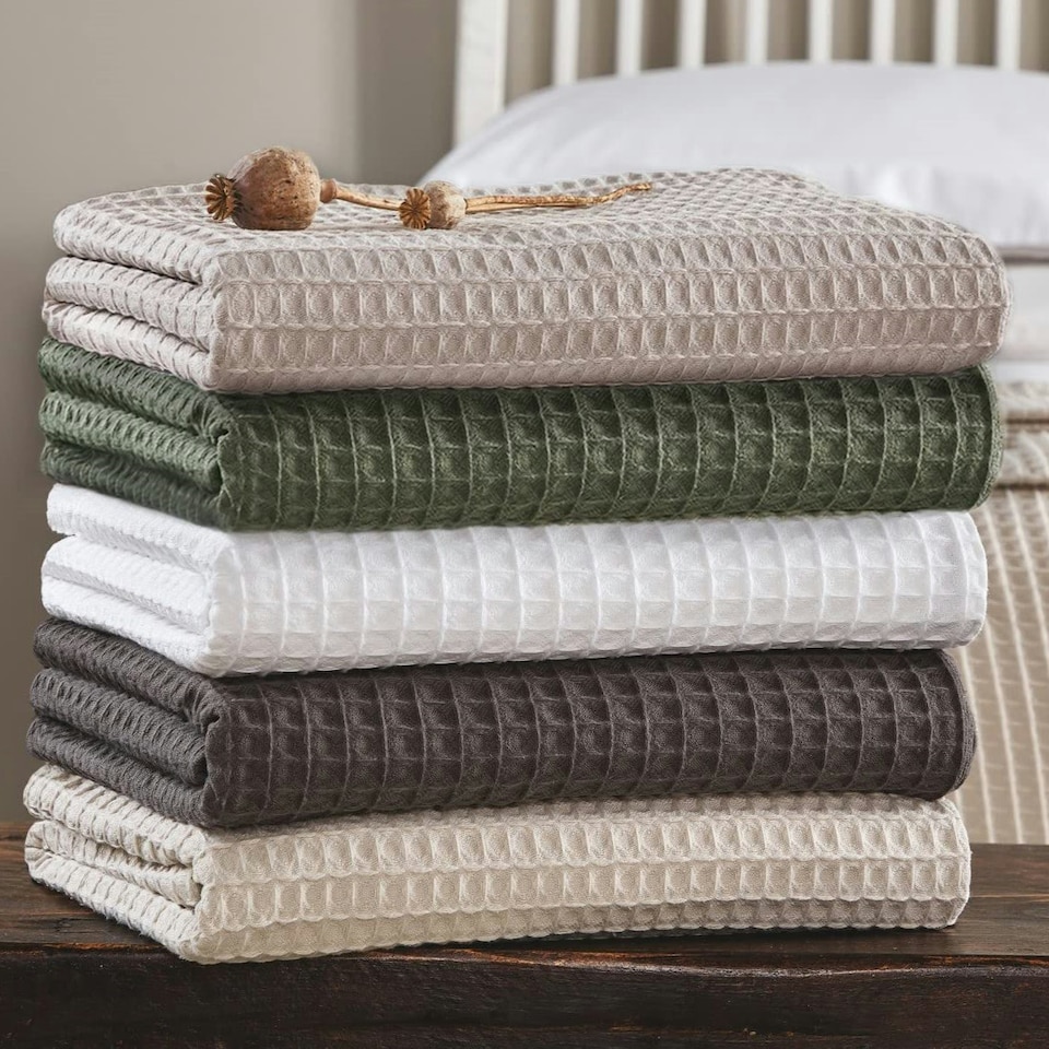 image 1 of Super King Size Waffle Throw Blanket Bedspread 250 x 260cm - 100% Cotton White