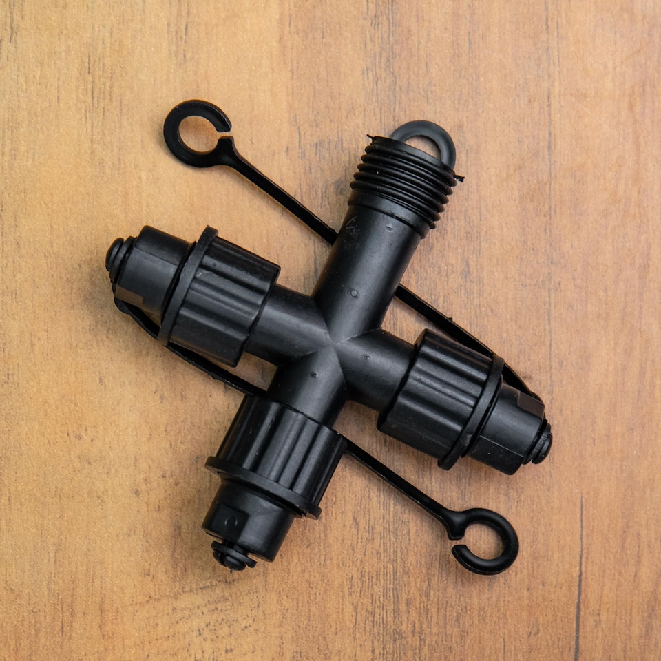 image 1 of 9cm x 10cm Black Plastic 3 Way Connector Max for Connectable String Lights