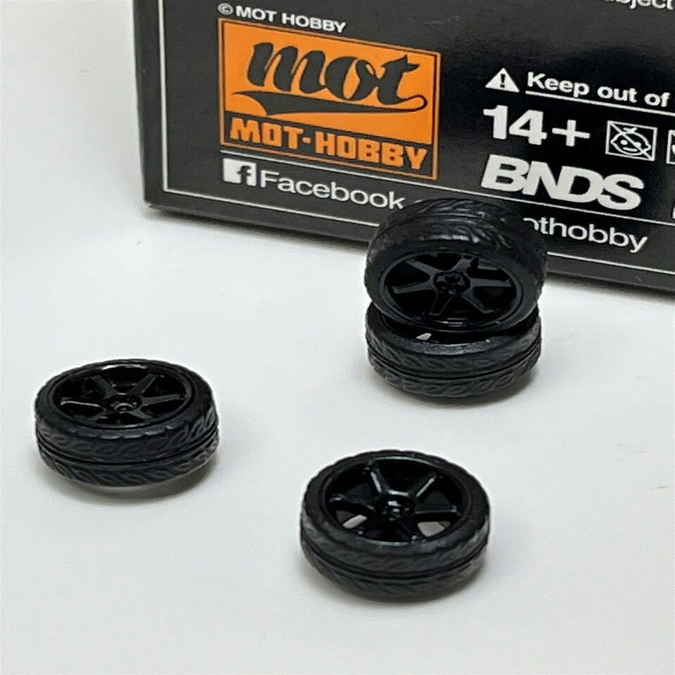 image 1 of BNDS Custom Wheel Parts Wheel and Tyre Set Gloss Black 1:64 MOT Hobby BC26401SBK