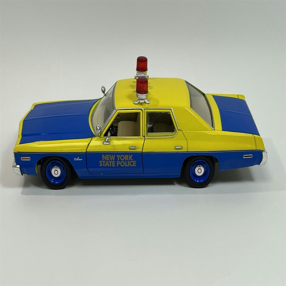image 1 of 1974 Dodge Monaco NYSP New York State Police 1:24 Scale Greenlight 85551