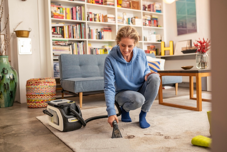 image 1 of Kärcher SE 3-18 Compact (Battery Set) White Spot Cleaner