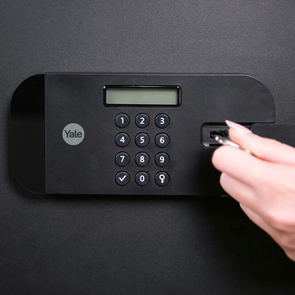 image 1 of YALE HIGH SECURITY HOME SAFE
