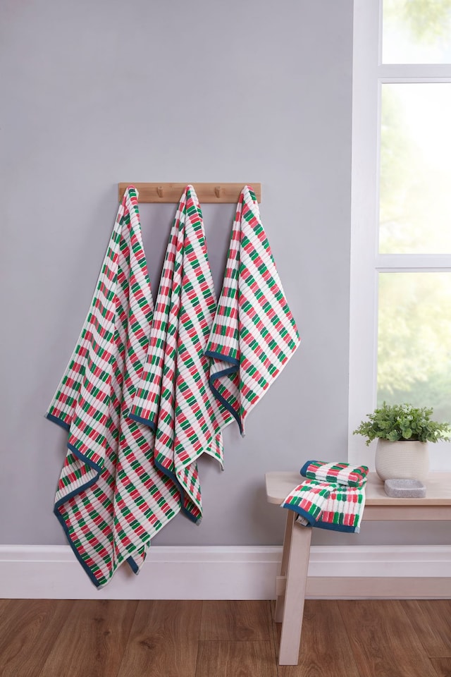 image 1 of Santa Cruz Cotton Bath Towels Set Of 2 | Multi | Bath towel | 2