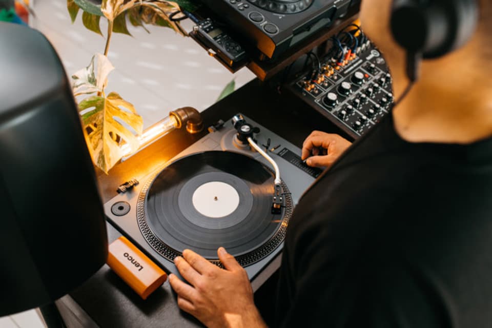 image 1 of LENCO L-3810GY - Direct Drive turntable with USB - Grey