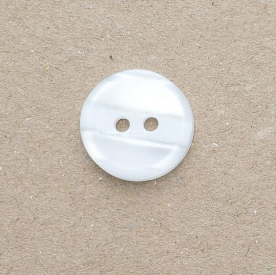 Minerva White Round Plastic Buttons for Dressmaking - 18mm - per value pack of 100