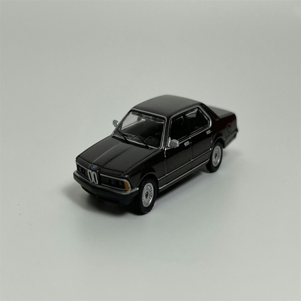 image 1 of BMW 7 Series 1977 Brown Metallic 1:87 Scale Minichamps 870020404