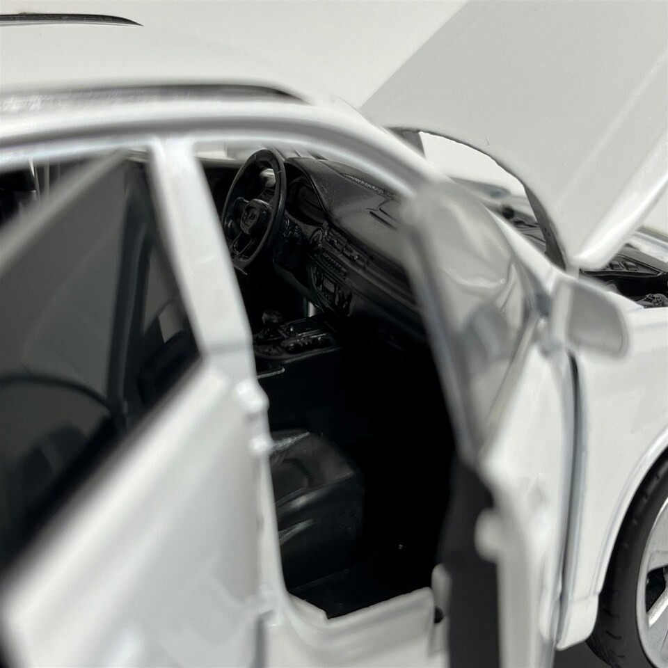 image 1 of Audi Q7 White LHD 1:32 Scale Tayumo 32140026