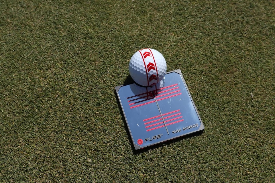image 1 of Mini Putting Mirror (8cm)