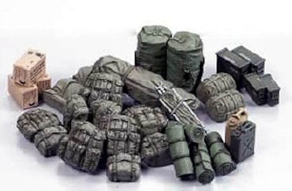Tamiya US Modern Military Equipment Set (1:35 Scale)
