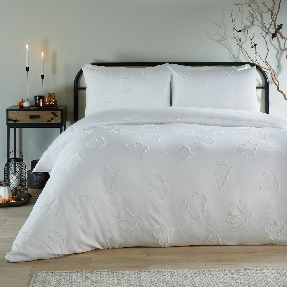 image 1 of Duvet Day Ghostly Ghouls Ultra Soft Touch King Duvet Set