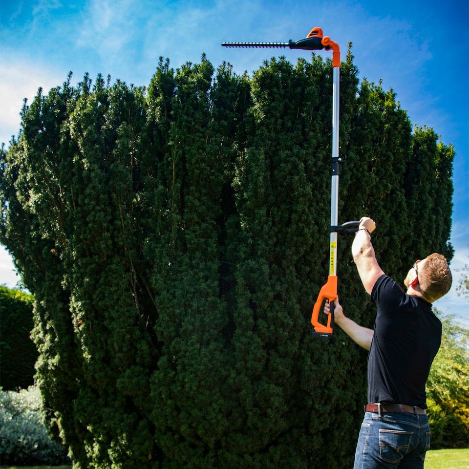 image 1 of Yard Force 20V 2.0Ah 45cm Cordless Telescopic Pole Hedge Trimmer - CR20 Range -LH C41A