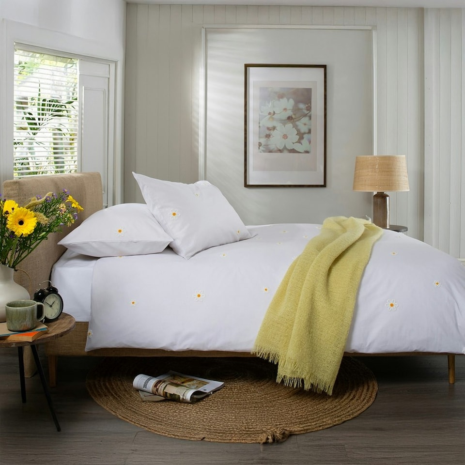 image 1 of Daisies 100% Cotton Tufted Duvet Cover Set – Fresh Summer Floral Design Yellow | Yellow | Super King
